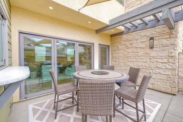 295 Chinquapin Ave, Carlsbad CA: https://media.crmls.org/mediaz/f4a5f047-9a45-4a29-992b-63a6d5b90e3f.jpg