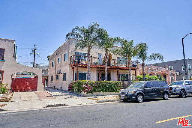 1342 S Bronson Avenue, Los Angeles CA: https://media.crmls.org/mediaz/f4a60444-a2cc-4789-a087-ed27e15631ec.jpg