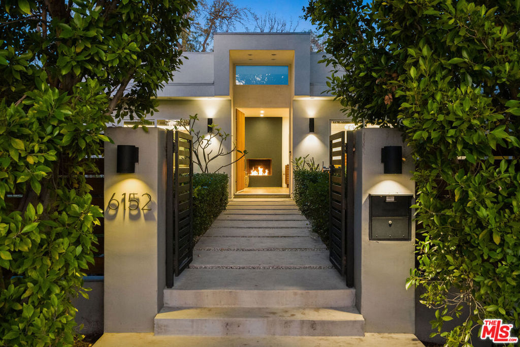 6152 Saint Clair Avenue