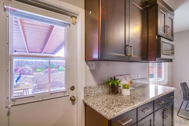 3275 Moccasin Ave, San Diego CA: https://media.crmls.org/mediaz/f4a6668b-4dc2-455b-8fbc-7b3465e9a606.jpg