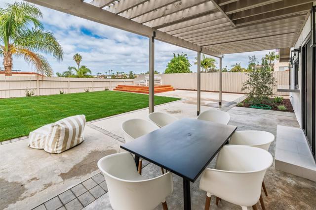 Detail Gallery Image 38 of 47 For 2568 Abedul St, Carlsbad,  CA 92009 - 4 Beds | 3/1 Baths