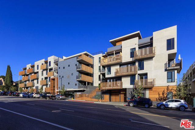 1250 N Fairfax Avenue, West Hollywood CA: https://media.crmls.org/mediaz/f4a702e0-0274-41cd-85ae-253478b5518d.jpg