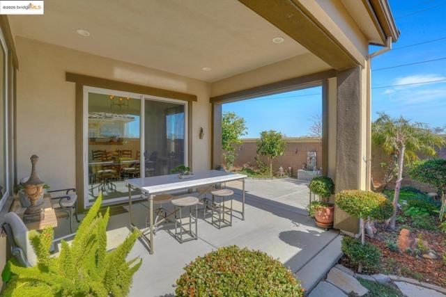 1577 Chianti LN, Brentwood CA: https://media.crmls.org/mediaz/f4a75e9e-f9af-44dc-9da2-d247c0a812ba.jpg