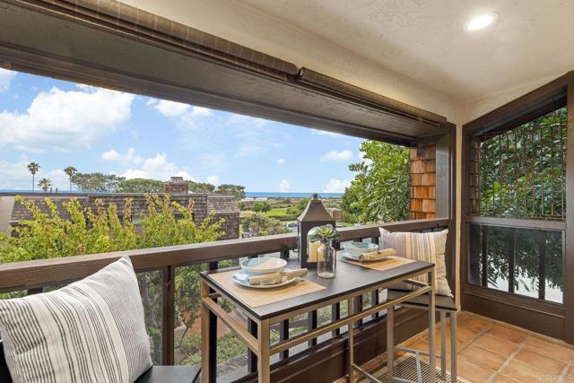 12859 Caminito del Canto, Del Mar CA: https://media.crmls.org/mediaz/f4a77996-6ad6-4801-8d98-cd6139ed6cd4.jpg