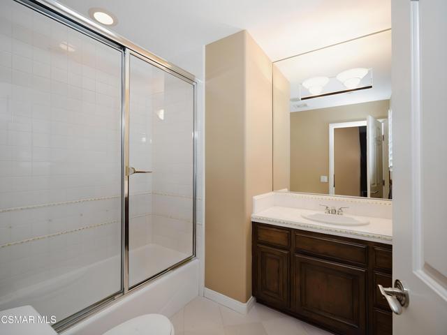 1624 Bushgrove Court, Lake Sherwood CA: https://media.crmls.org/mediaz/f4a7c0ff-5d63-4a61-9438-ee0fb80ed263.jpg