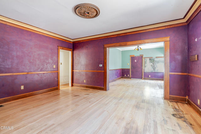 332 N St Louis Street, Los Angeles CA: https://media.crmls.org/mediaz/f4a8d2ab-e978-4f08-877e-a0b48d9d0670.jpg