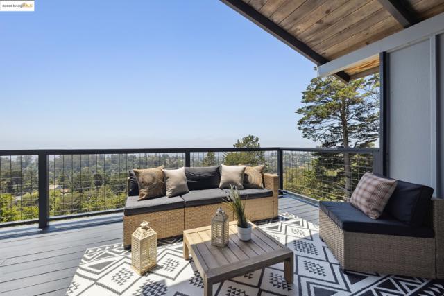 5920 Ascot Dr, Oakland CA: https://media.crmls.org/mediaz/f4a920d0-a5d4-4c65-a801-4b7b05559236.jpg