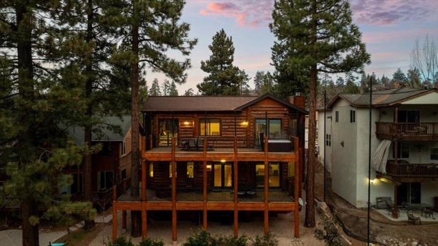 1215 Wolf Creek Court, Big Bear CA: https://media.crmls.org/mediaz/f4a9992f-8ffc-42ef-9392-6f5ae2ace262.jpg