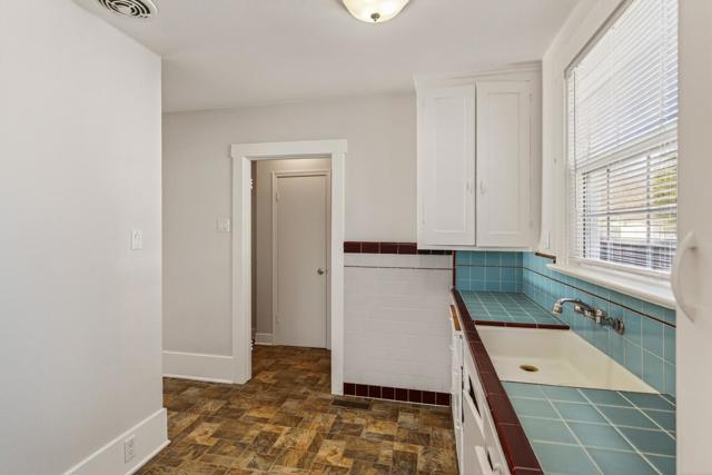 937 S 7th Street, San Jose CA: https://media.crmls.org/mediaz/f4a9b2ad-7968-4b88-844c-b24e55a14984.jpg