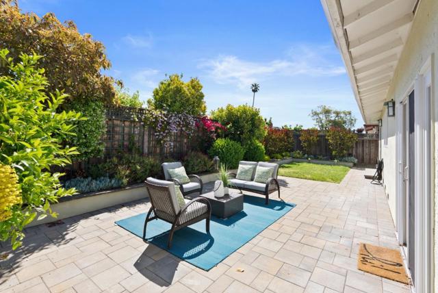 372 Bluefish Court, Foster City CA: https://media.crmls.org/mediaz/f4a9c97f-35d1-4a35-8e30-795ef45c181d.jpg