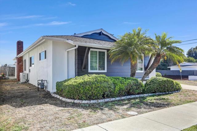 Detail Gallery Image 2 of 38 For 8301 Beaver Lake Dr, San Diego,  CA 92119 - 3 Beds | 2 Baths