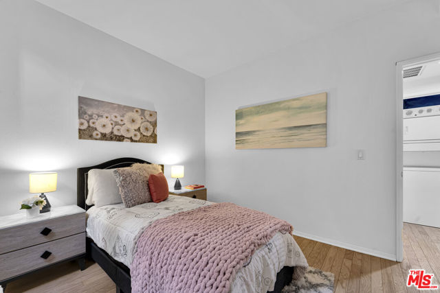13075 Pacific, Playa Vista CA: https://media.crmls.org/mediaz/f4aa3b89-c498-47c7-8ebd-7bad7508ac70.jpg