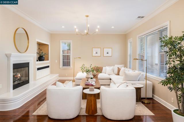 206 Glory Lily Ct, San Ramon CA: https://media.crmls.org/mediaz/f4aacab9-53e9-4bdd-a1fd-9100495cc54e.jpg