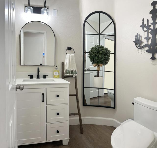 Detail Gallery Image 13 of 41 For 13425 via Almeria, Tustin,  CA 92782 - 3 Beds | 2/1 Baths