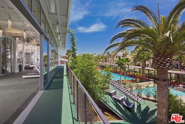 1 Bed Home for Sale in Playa Vista, California