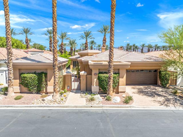 461 White Horse Trail, Palm Desert CA: https://media.crmls.org/mediaz/f4ab65f1-0661-4bf9-b660-9077edfb73db.jpg