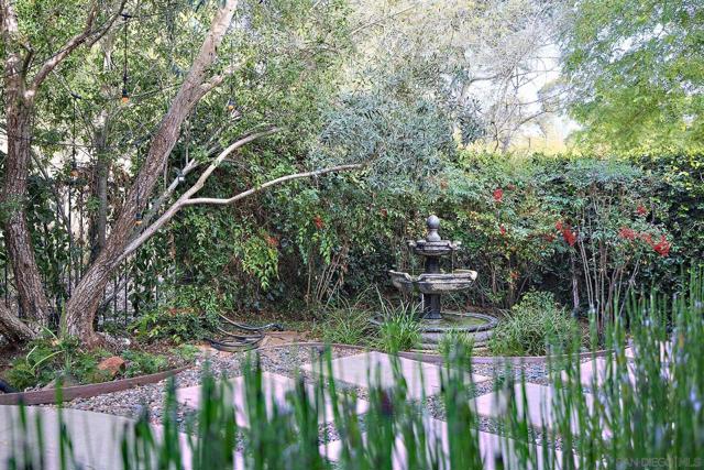 12647 Westly Ln, San Diego CA: https://media.crmls.org/mediaz/f4abbc29-472f-4b6a-804f-55aa368bb84e.jpg