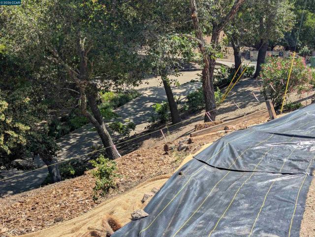 13 St. James Ct., Orinda CA: https://media.crmls.org/mediaz/f4abf6ab-3d4f-4c19-8984-e029487b949d.jpg