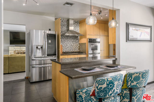 18839 Plummer Street, Northridge CA: https://media.crmls.org/mediaz/f4ac3b39-f438-4f1d-92b8-a8bb49971c02.jpg