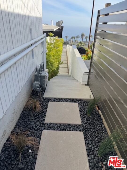 1433 Silvius Avenue, San Pedro CA: https://media.crmls.org/mediaz/f4acf02e-4a6b-4d1c-babe-e0152aeb0c2f.jpg