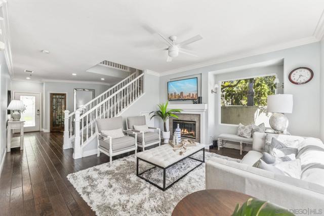 11225 Corte Isabelino, San Diego CA: https://media.crmls.org/mediaz/f4ad02c2-2a73-4606-81a1-046abe7dc085.jpg