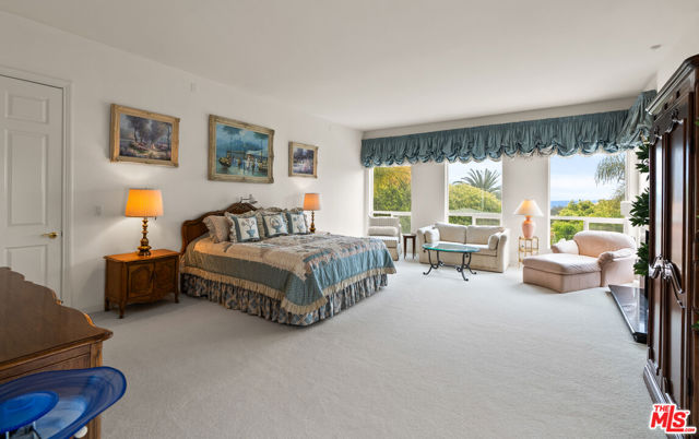 6400 Kanan Dume Road, Malibu CA: https://media.crmls.org/mediaz/f4ad2c49-3ab1-40a6-9f79-828da822ba2f.jpg
