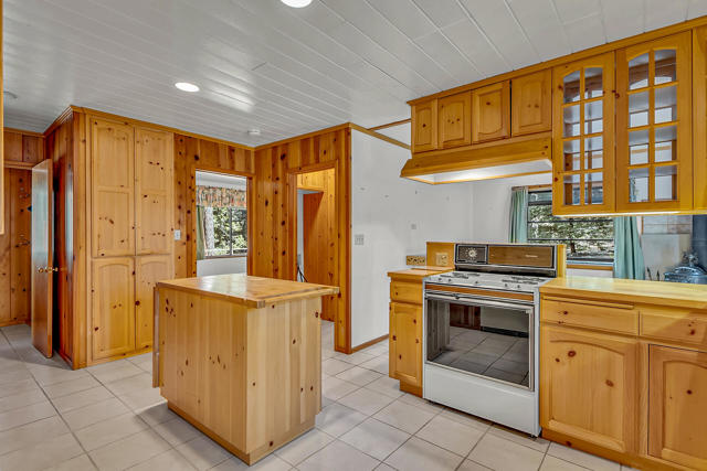 52551 Pine Ridge Road, Idyllwild CA: https://media.crmls.org/mediaz/f4aea830-333c-4947-9971-3dc8bddcc321.jpg