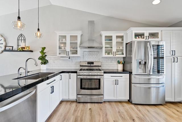 2399 Paradise Drive, Hollister CA: https://media.crmls.org/mediaz/f4b03013-34a6-48d5-8a70-76bdbd0f5c38.jpg