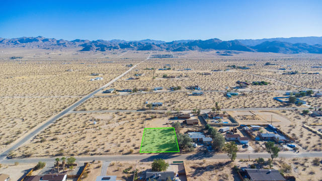 63647 Walpi Dr Drive, Joshua Tree CA: https://media.crmls.org/mediaz/f4b0f7a7-9cb4-4344-ab1a-b7a150df0ac0.jpg