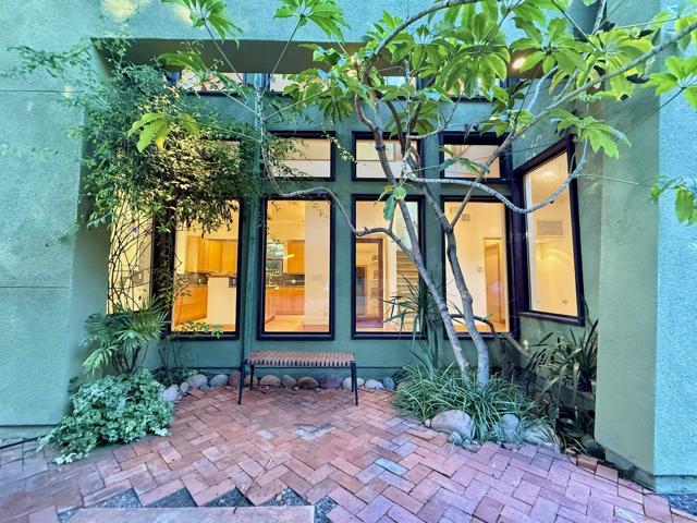 3566 Albatross St, San Diego CA: https://media.crmls.org/mediaz/f4b10da1-cace-4cf2-8e0a-bf5d320fb76c.jpg