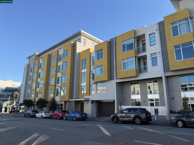2655 Bush, San Francisco CA: https://media.crmls.org/mediaz/f4b13f3e-40dc-4aea-921c-772ee6d6961f.jpg