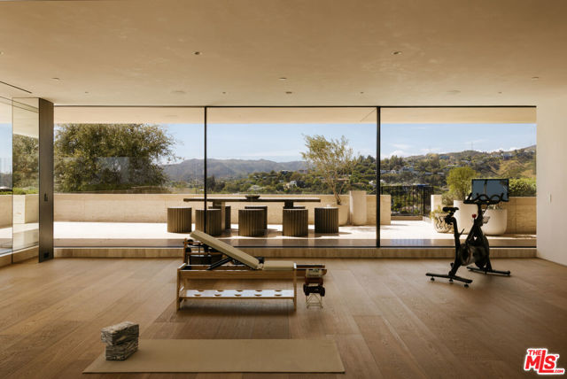 Drew Fenton | 684 Firth Avenue Los Angeles CA | MLS: 7726795