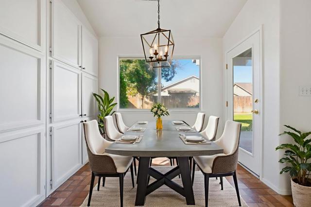 612 Saffron Street, Hanford CA: https://media.crmls.org/mediaz/f4b1e102-957c-447b-897b-22aec8b2e2dc.jpg