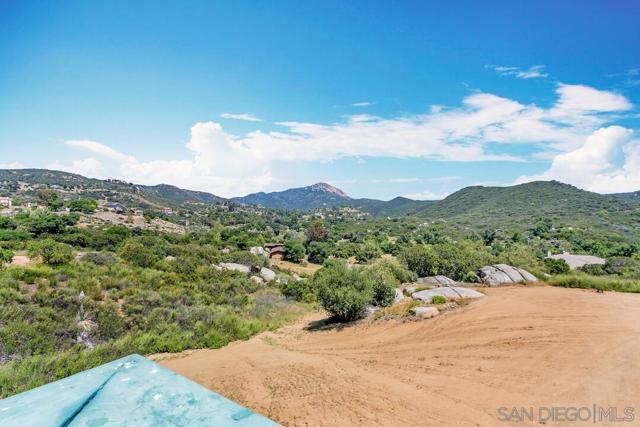 3176 Via Viejas, Alpine CA: https://media.crmls.org/mediaz/f4b1f62f-8796-42af-b2d5-d0d1326fa5ef.jpg