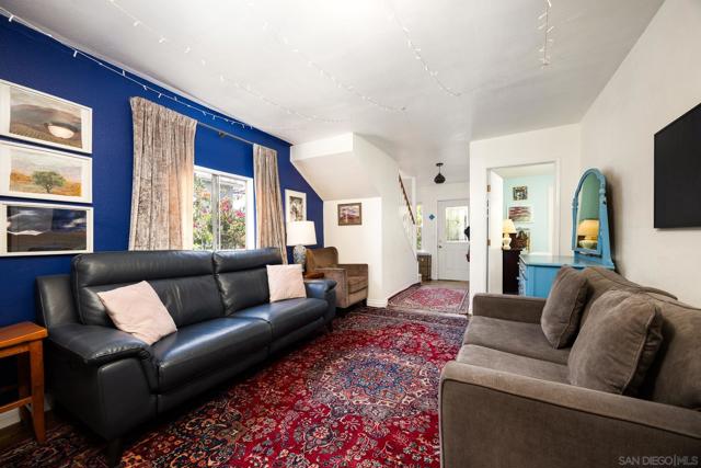 405 Langley St, San Diego CA: https://media.crmls.org/mediaz/f4b203df-e209-4f58-b2a5-a3628d6f1102.jpg