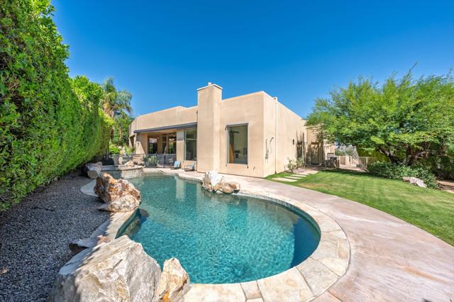 47200 Desert Lily Drive, Palm Desert, CA 92260