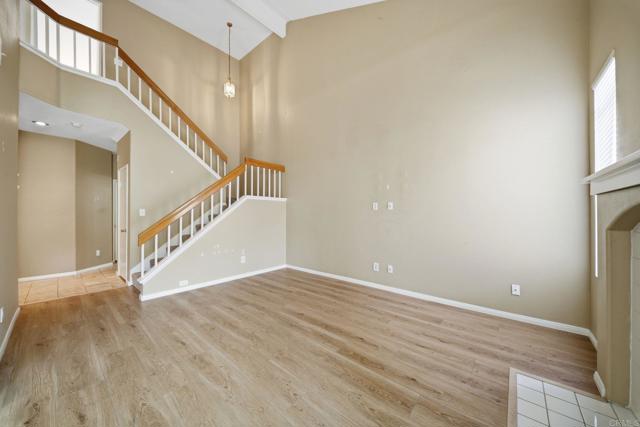 Detail Gallery Image 4 of 50 For 10974 Creekbridge Pl, San Diego,  CA 92128 - 2 Beds | 2/1 Baths