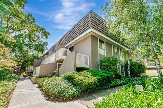 675 Sharon Park Drive, Menlo Park CA: https://media.crmls.org/mediaz/f4b2cfe4-5708-4c10-ae8c-59a176289a95.jpg