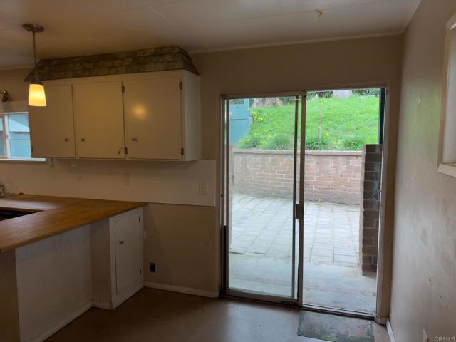 30825 Valley Center Drive, Valley Center CA: https://media.crmls.org/mediaz/f4b2d12a-9f4c-4206-8b1c-dbc007ef615f.jpg