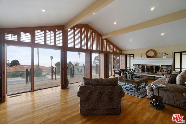 6847 Crest Road, Rancho Palos Verdes, California 90275, 4 Bedrooms Bedrooms, ,3 BathroomsBathrooms,Residential,Sold,Crest,25498791