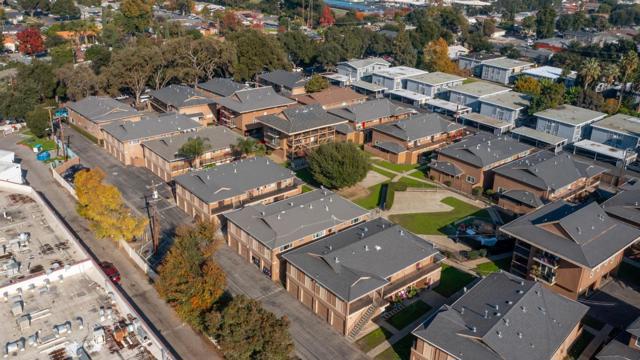 110 Roundtable #8 Drive, San Jose CA: https://media.crmls.org/mediaz/f4b3b02a-fda3-4154-9d9f-a1d774052e37.jpg