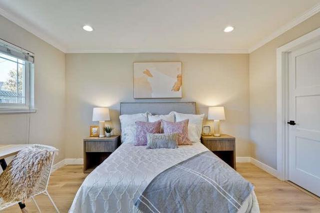 898 La Plata Plaza, Campbell CA: https://media.crmls.org/mediaz/f4b3dccf-1dfa-47bb-9ff0-3aee02e5acdb.jpg