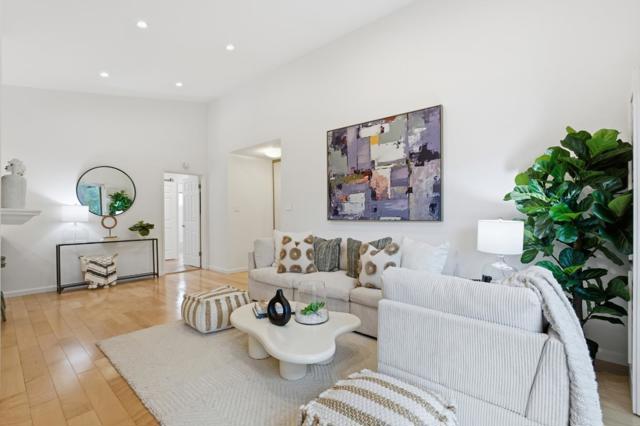 4117 George Avenue, San Mateo CA: https://media.crmls.org/mediaz/f4b3fca9-bebc-4205-af77-71b590738d8a.jpg