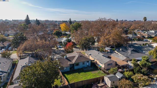 17472 Via Segundo, San Lorenzo CA: https://media.crmls.org/mediaz/f4b512ed-5569-4f94-8ff9-620caa4e2873.jpg