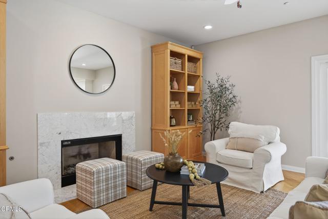 115 Cleveland Court, Ventura CA: https://media.crmls.org/mediaz/f4b5288c-58f1-4571-8d4d-cd182de083ec.jpg