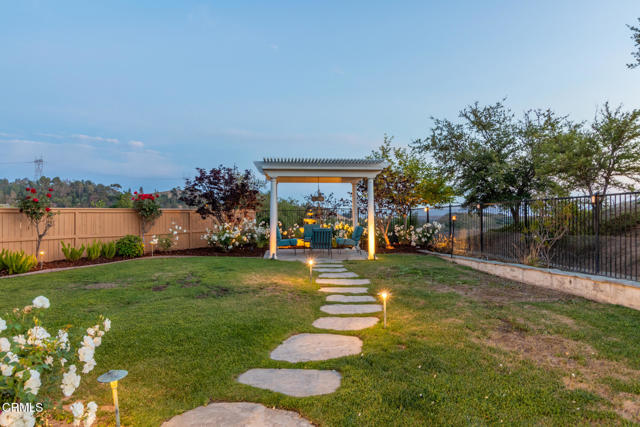 10931 W Shadow Hills Avenue, Los Angeles CA: https://media.crmls.org/mediaz/f4b5a987-b1f0-4dfd-9c9c-478c9b358bc7.jpg