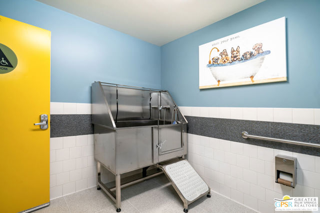 588 E San Lorenzo Road #204, Palm Springs, CA 92264
