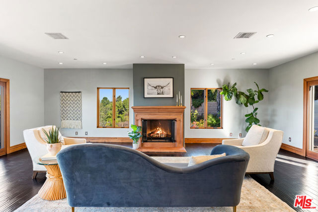 24410 Mulholland Highway, Calabasas CA: https://media.crmls.org/mediaz/f4b6619b-ec27-43c1-aa8c-64a9646b9ffb.jpg