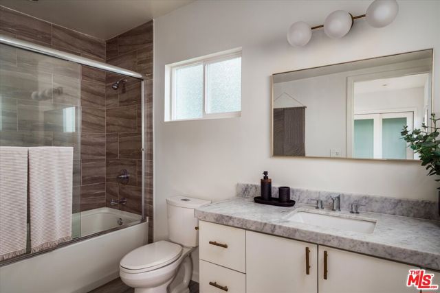 2162 Lyric Avenue, Los Angeles CA: https://media.crmls.org/mediaz/f4b6e124-6082-4d24-895b-b6bf60427f84.jpg