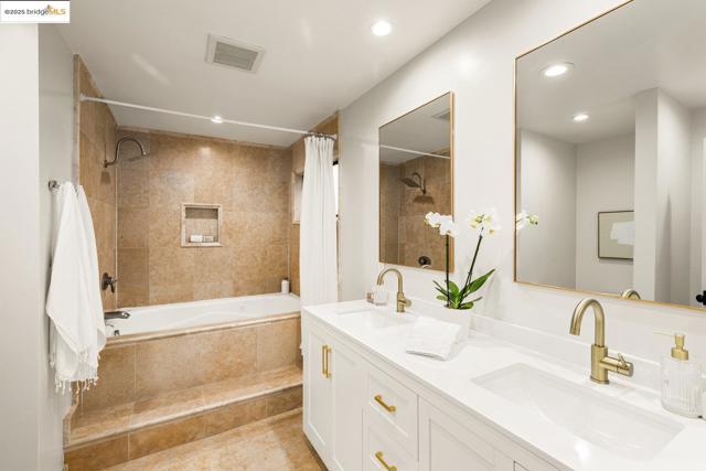 6566 Chelton Dr, Oakland CA: https://media.crmls.org/mediaz/f4b734e4-e545-40bb-a371-b86a27ade6d3.jpg